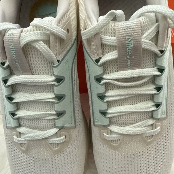 Nike Air Zoom Pegasus 40 PRM Wmns Size 11 Running athletic Shoes FN7629-030 - Picture 3 of 14